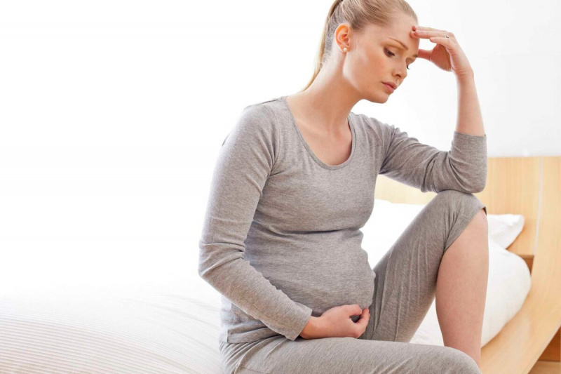 Боль в верхнем желудке во время беременности: общие рекомендации